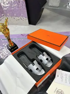 Hermès H slippers