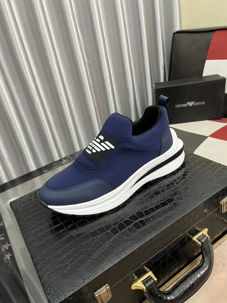 Armani’s latest casual shoes are hot selling. The same style as the official website [Deyi]