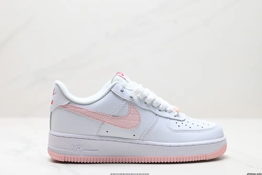 NIKE AIR FORCE 1‘07 Sneakers BV0740-100