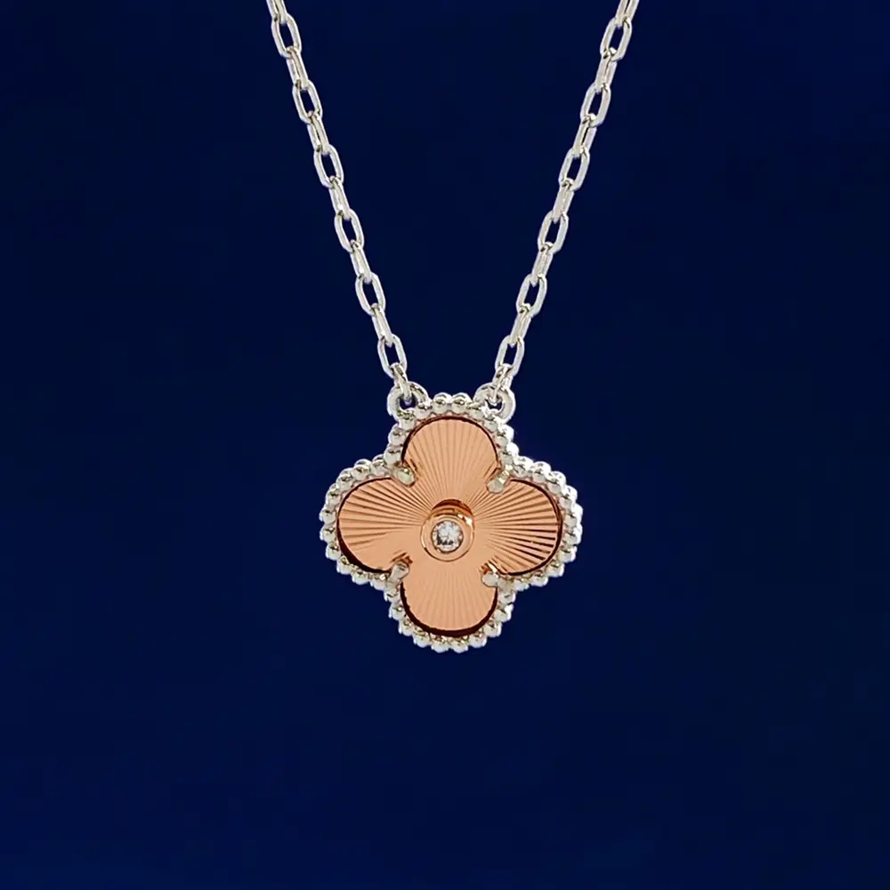 Van Cleef & Arpels Christmas limited edition new classic laser design