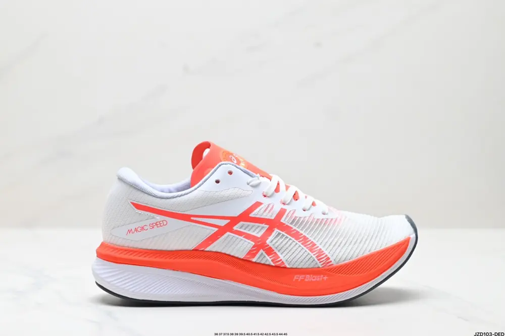 Asics MAGIC SPEED 3 stable running shoes have a double-layer jacquard mesh design on the 1011B703-400