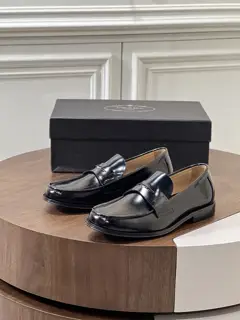 Prada business casual leather shoes