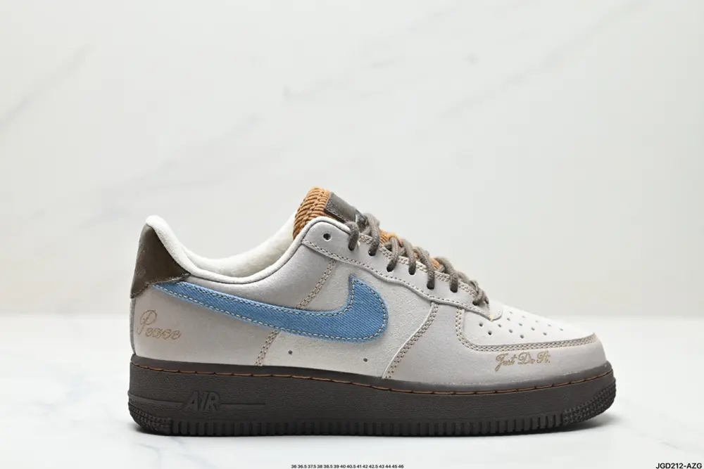 NIKE AIR FORCE 1’07 Sneakers HQ3458-142