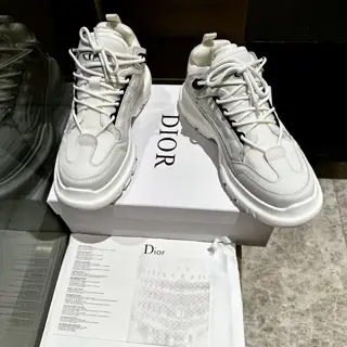 The C ‘ est Dior sneaker is a bold and stylish statement. Carefully crafted