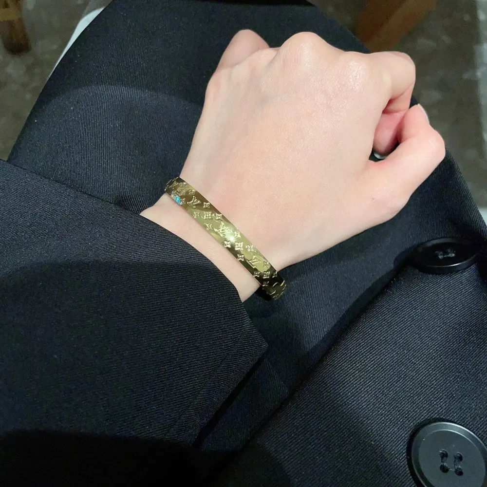 Louis Vuitton Unisex bracelet