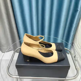 Chanel color-blocked square-toed Mary Jane shoes
