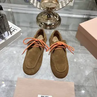 Miu Miu Miu new British style lace-up white shoes casual shoes