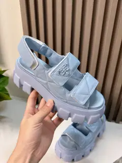 Prada new sandal series thick-soled sandals This is a must-have for summer. Soft and