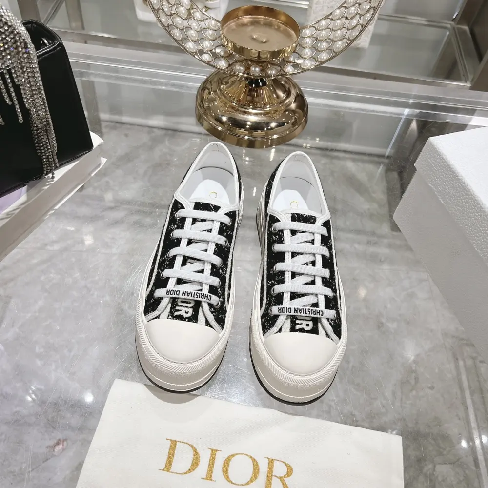 Dior new style – embroidery