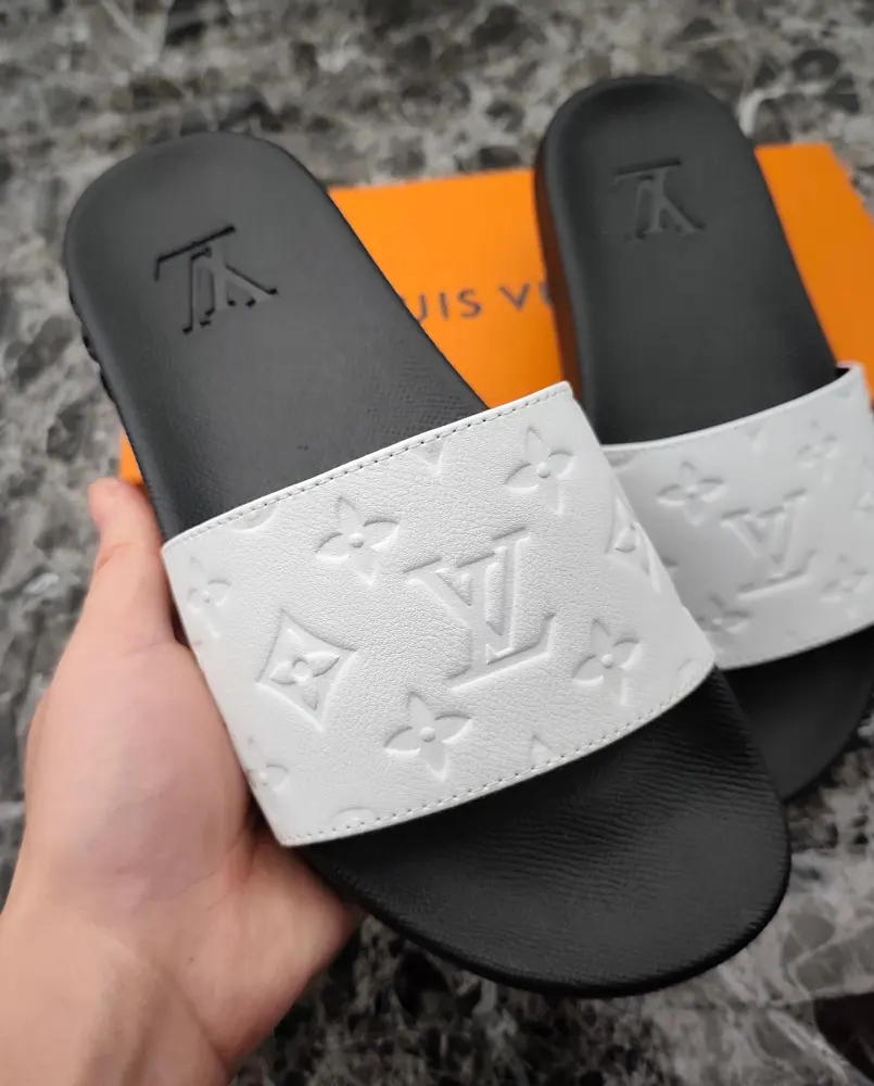 Louis Vuitton slippers