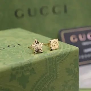 Gucci Icon series 18K gold five-pointed earrings