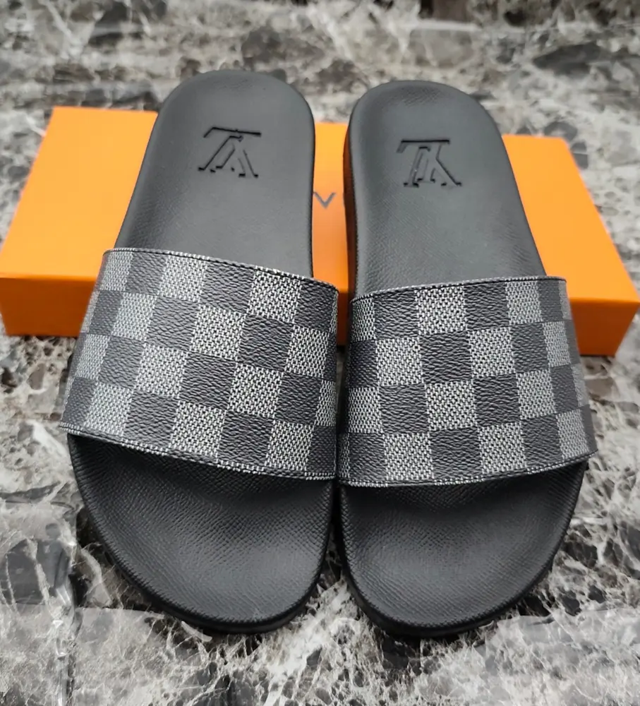 Louis Vuitton slippers