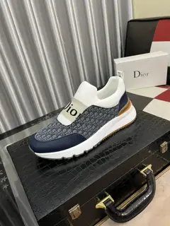 Dior casual and fashionable men’s shoes Hot item Simple and elegant style