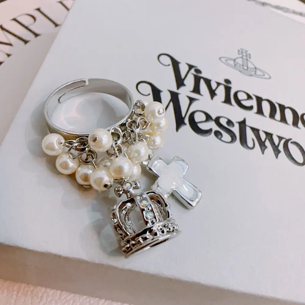 Vivienne Westwood Queen Mother Saturn Ring