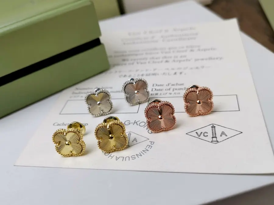 Van Cleef & Arpels Earrings UFO earrings