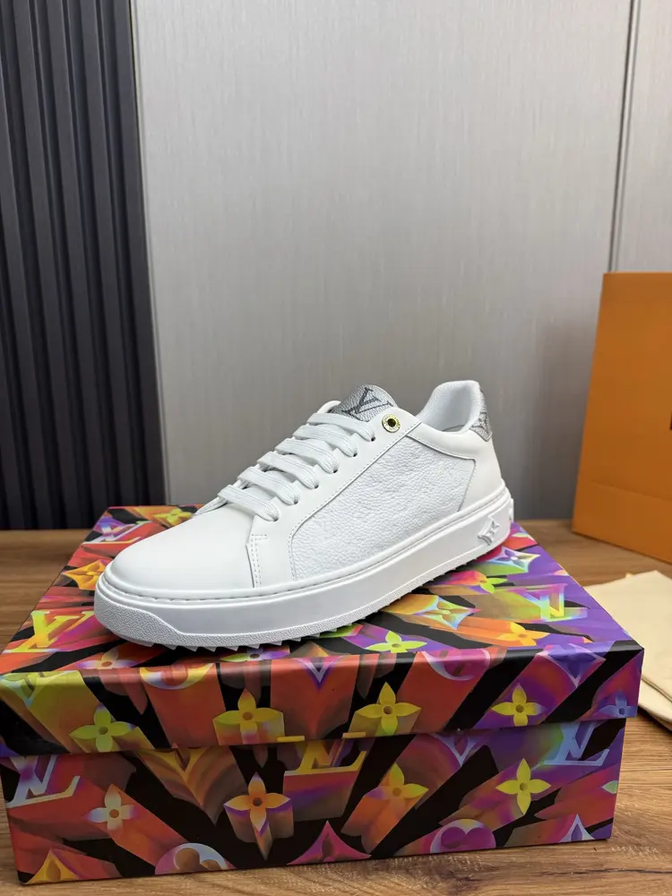 Louis Vuitton casual fashion men’s shoes The upper