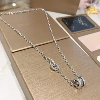 Bvlgari DIVAS’ DREAM series is in perfect condition and has invincible details. The unique