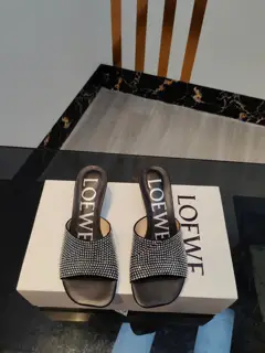 Women’s shoes