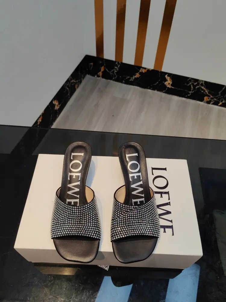 Women’s shoes