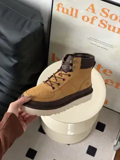 UGG side zipper Highlander Shoes