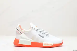 Adidas NMD R-1 street style classic versatile running shoes. The shoe shape