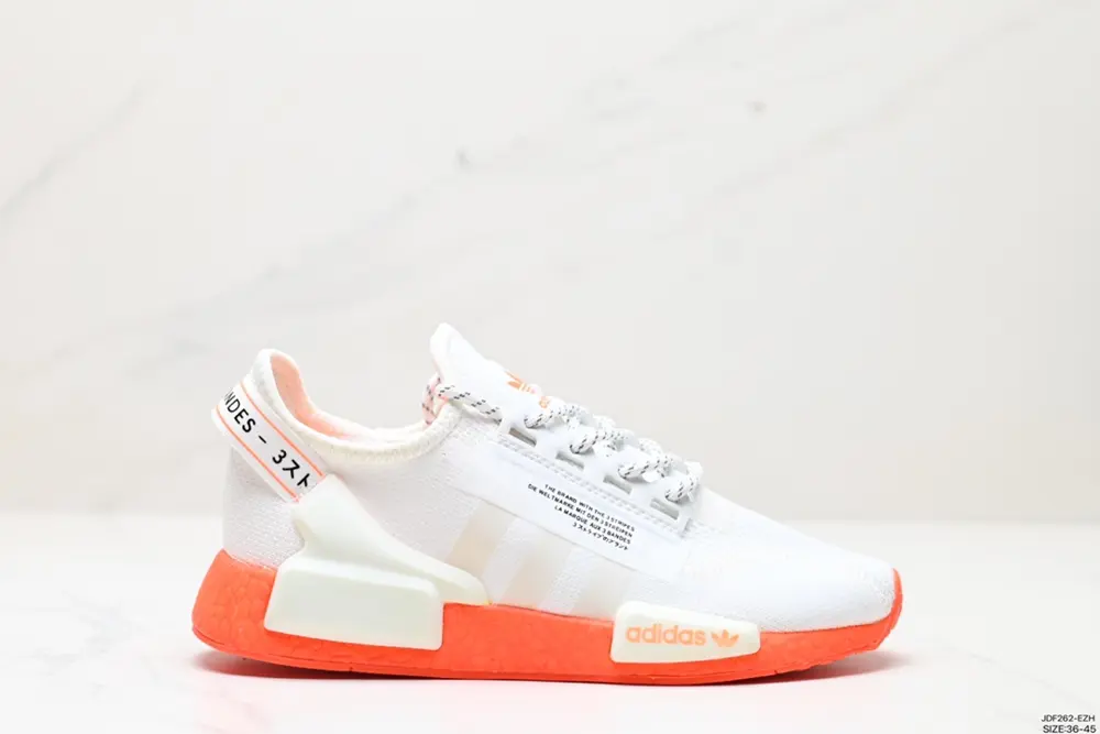 Adidas NMD R-1 street style classic versatile running shoes. The shoe shape