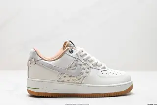 NIKE AIR FORCE 1‘07 Sneakers BV0740-100