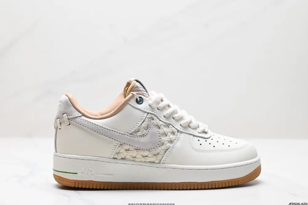 NIKE AIR FORCE 1‘07 Sneakers BV0740-100