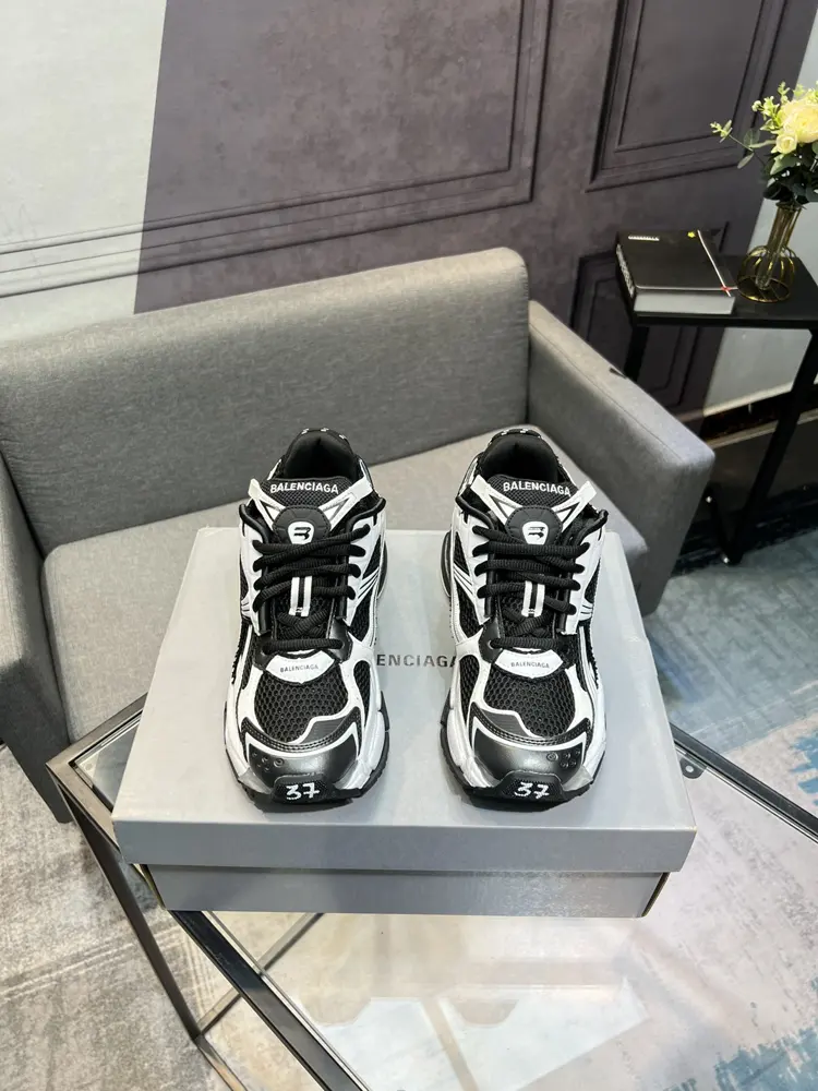 Balenciaga latest color matching retro casual shoes