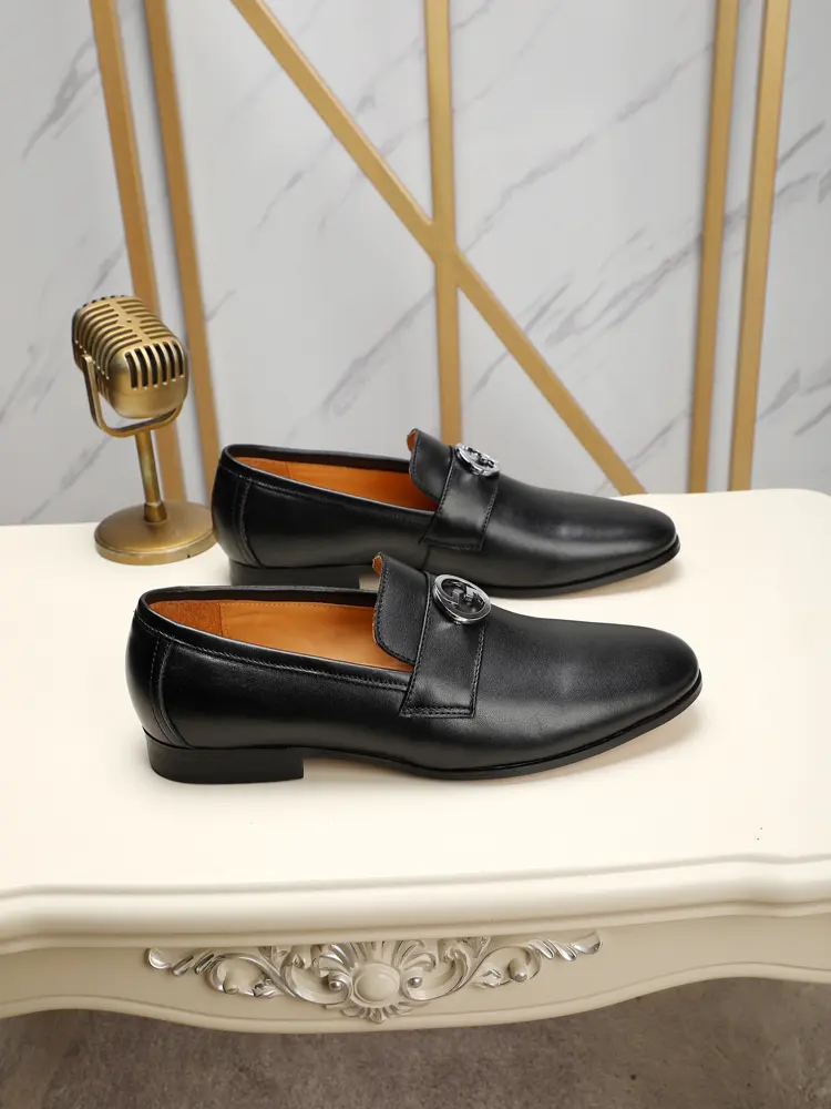 Gucci casual leather shoes. The shoe shape is three-dimensional and handsome