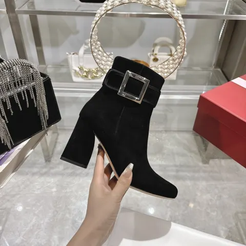 Roger Vivier’s new high-heeled bare boots are here. They are really here. The RV classic