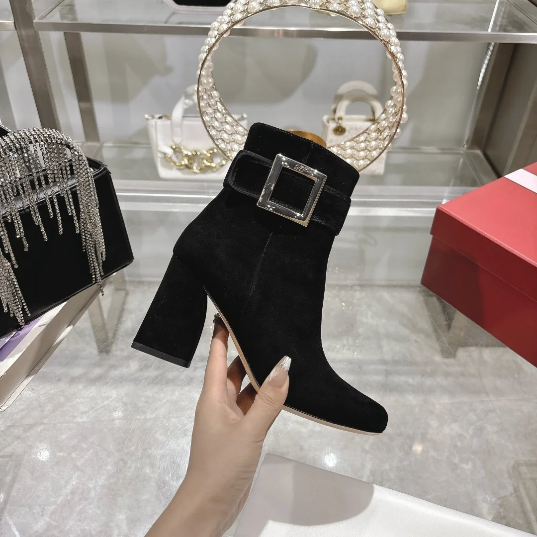 Roger Vivier’s new high-heeled bare boots are here. They are really here. The RV classic