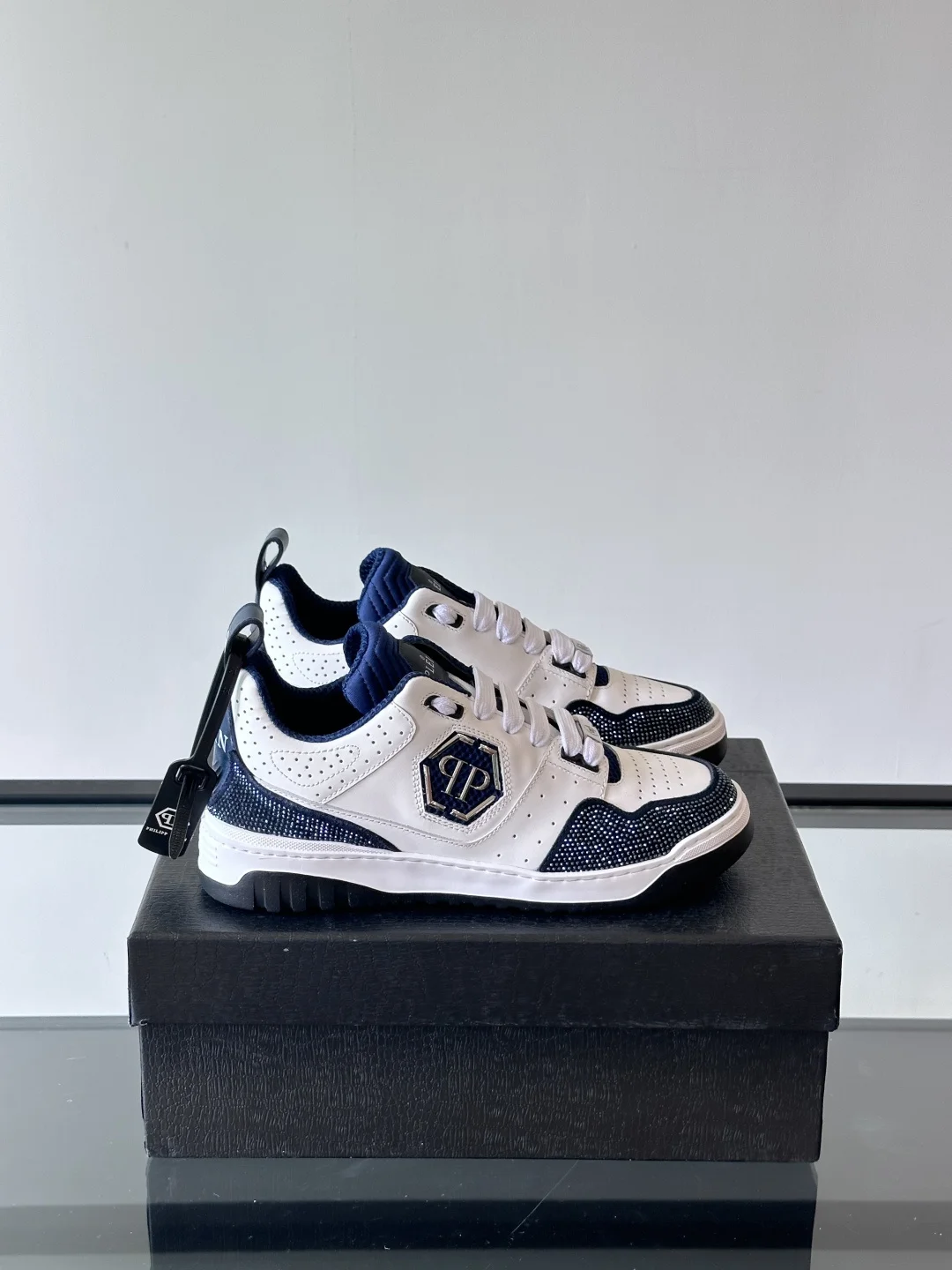 PHILIPP PLEIN trendy men’s low-top sneakers