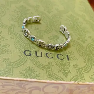 Gucci bracelets are unique and charming. The latest bracelets are of higher quality. The