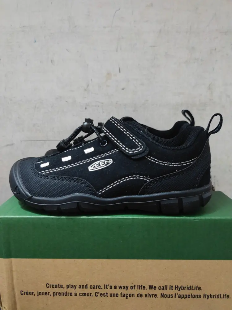 KEEN hiking shoes