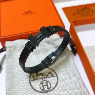 The latest model of Hermès bracelets and bracelets