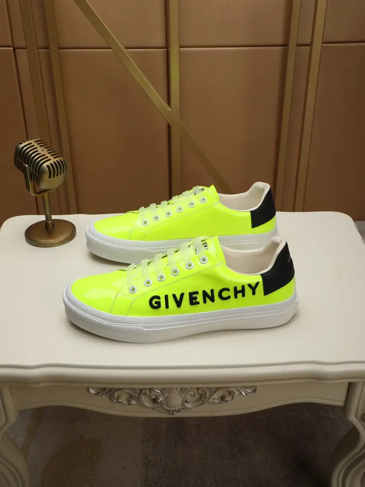 Givenchy men’s casual shoes Upper