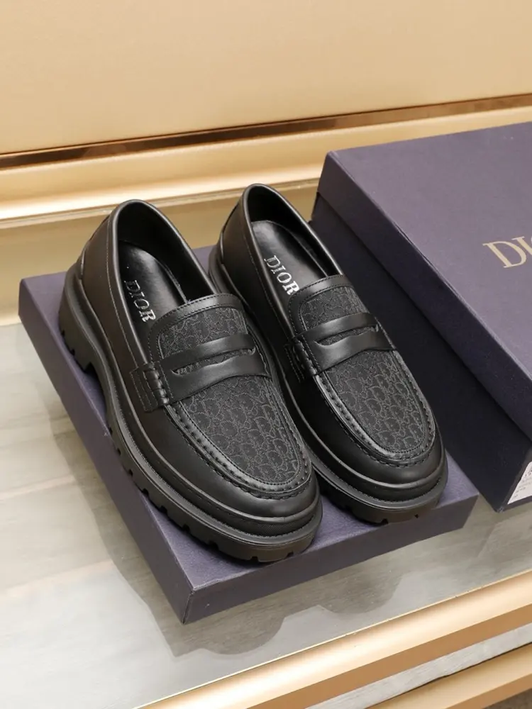 Dior classic loafers Sold simultaneously at the counter