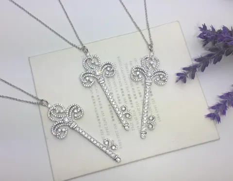 Tiffany&Co Enchant Heart Crown Key Necklace Material: Gold Chain Length: 70cm Key Size: 6cm