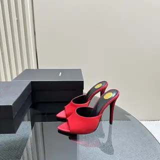 Updated simultaneously with the Saint Laurent Paris show Heels