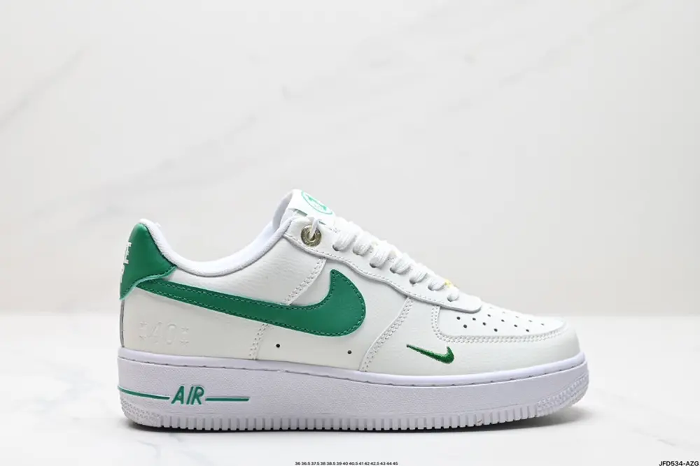 NIKE AIR FORCE 1‘07 Sneakers BV0740-100
