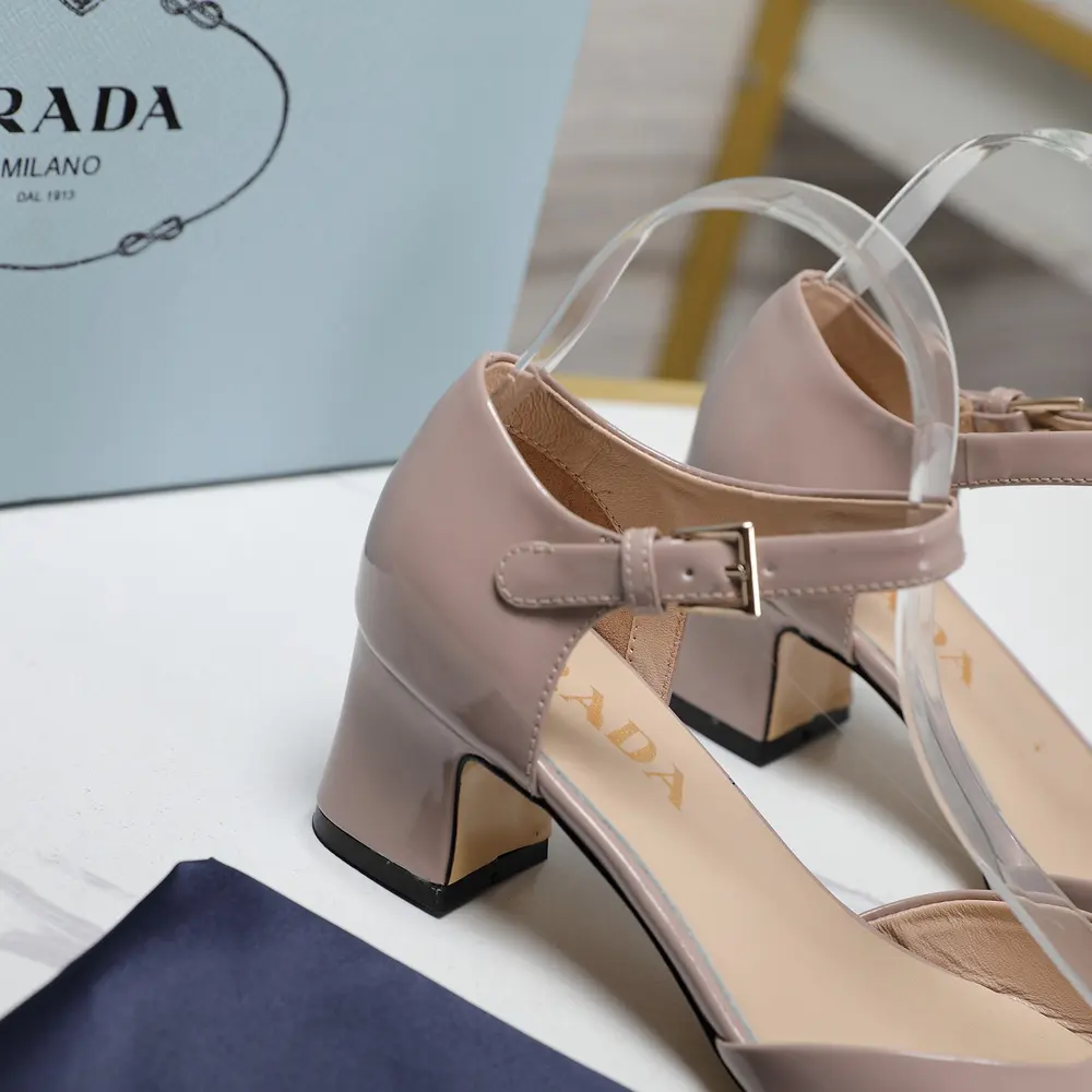 Women’s shoes