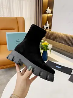Women’s shoes