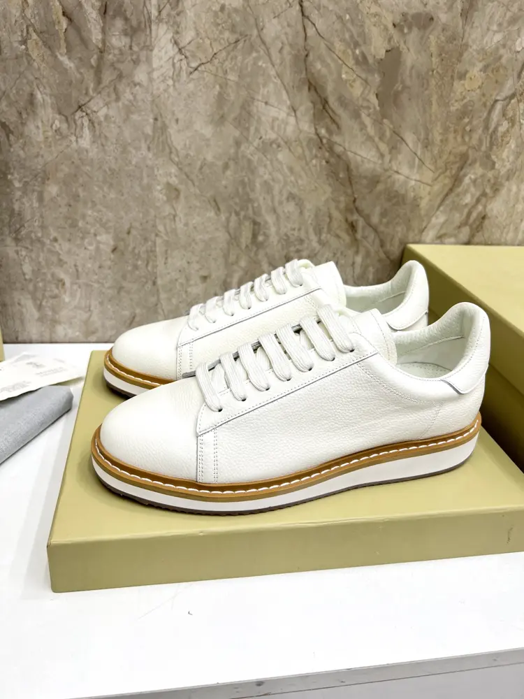 Burberry couple new sports shoes are coming