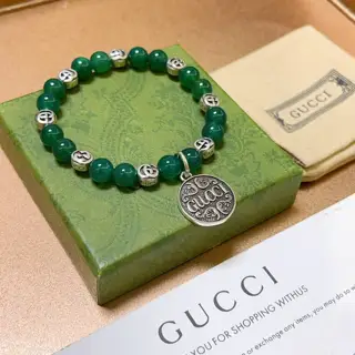 New product release Gucci bracelets for men and women The latest green agate bracelet is of