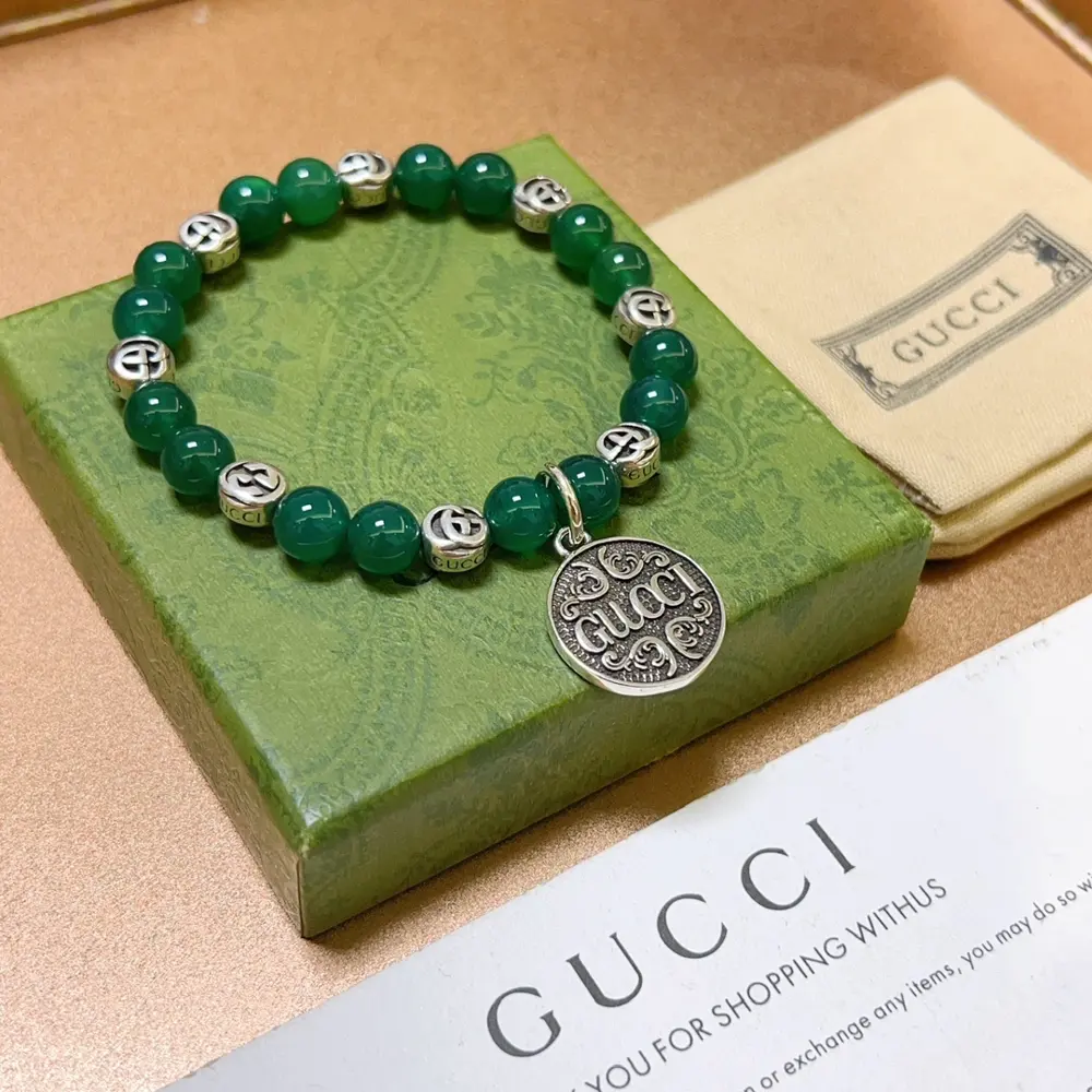 New product release Gucci bracelets for men and women The latest green agate bracelet is of