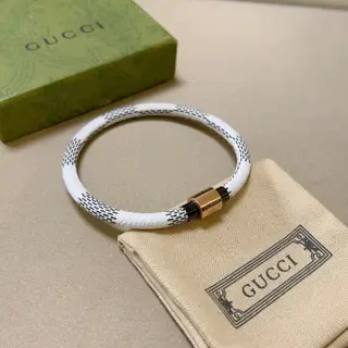 The latest model of Gucci bracelet