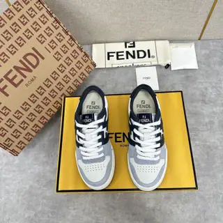 Fendi Retro Contrast Color Sneakers Fend* Match compact design sneakers with retro label on