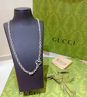 The latest Gucci necklace with a higher-end chain