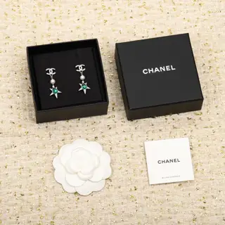 Chanel Five-pointed star double C earrings
